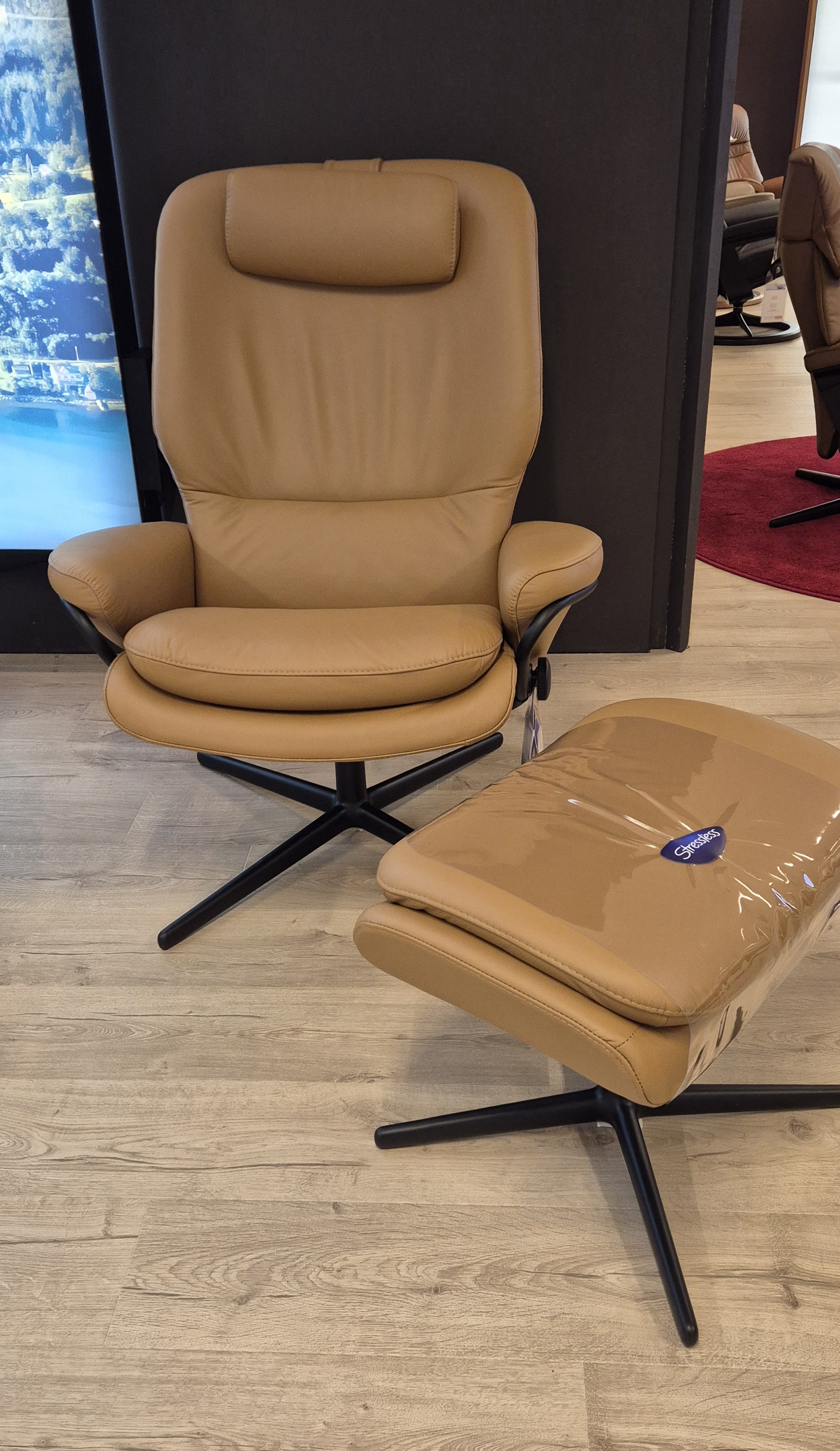 Stressless Rome fauteuil+hocker leder new caramel